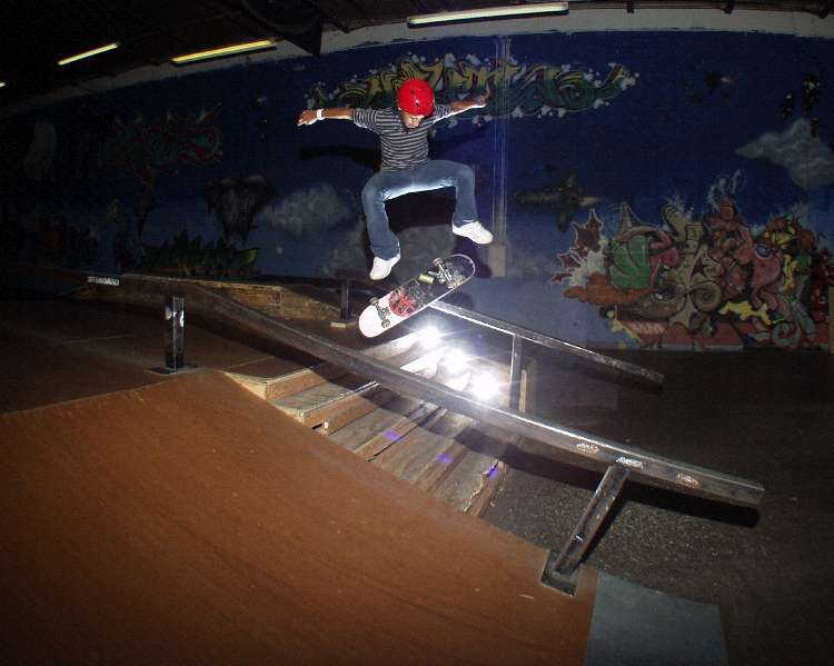 PB302137.jpgw750h599