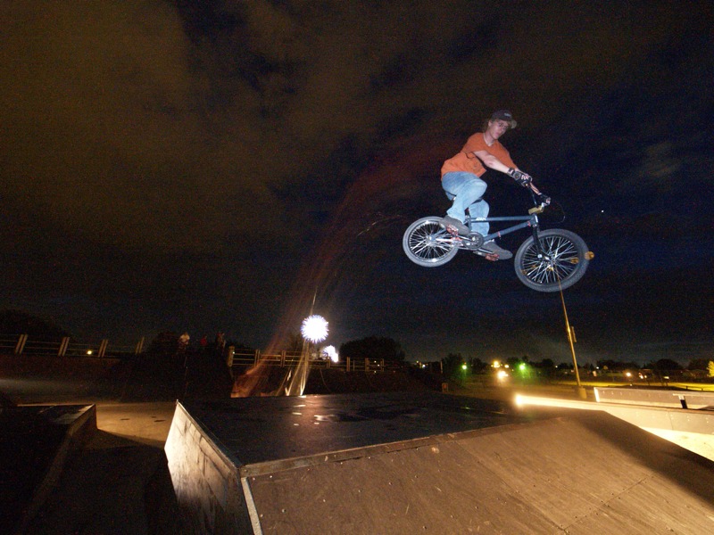 20050704_FireworksBikes_103.jpgw800h600