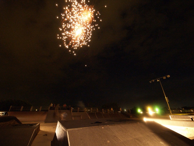 20050704_FireworksBikes_141.jpgw800h600