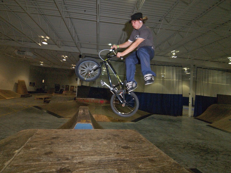 20051008_EdinaJSAWSkate_422.jpgw760h569