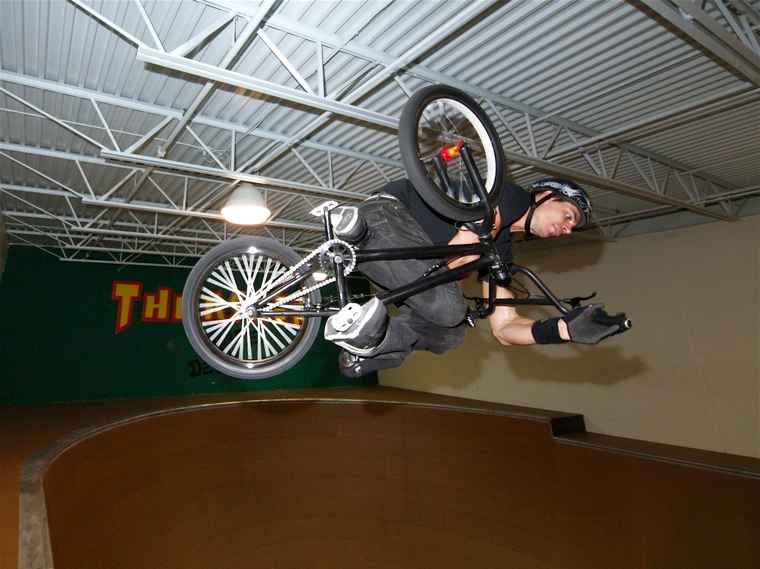 20060825_LucasHastayShowcase_51.jpgw760h569