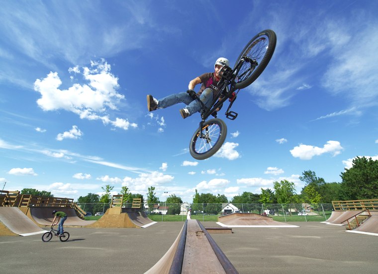 20060827_WhiteBearBikes_044.jpgw760h552