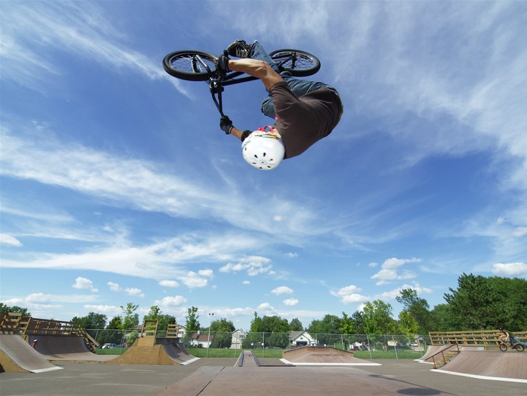 20060827_WhiteBearBikes_071.jpgw759h570