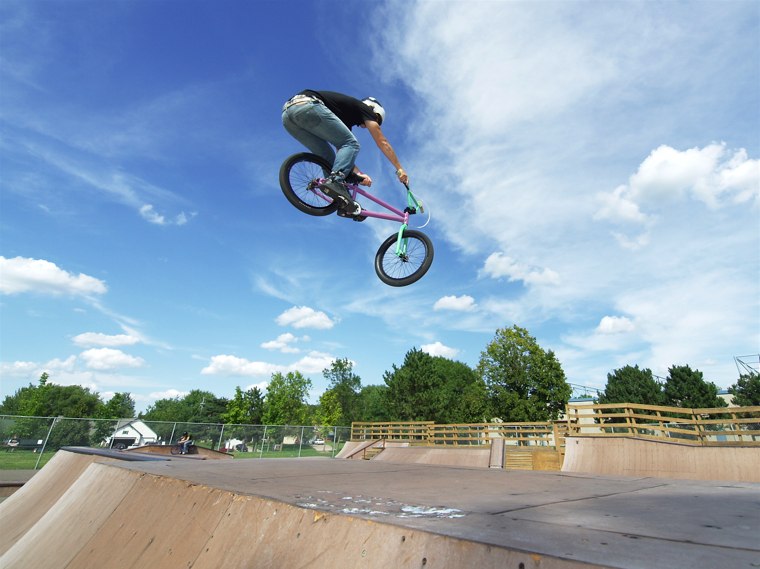 20060827_WhiteBearBikes_064.jpgw760h569