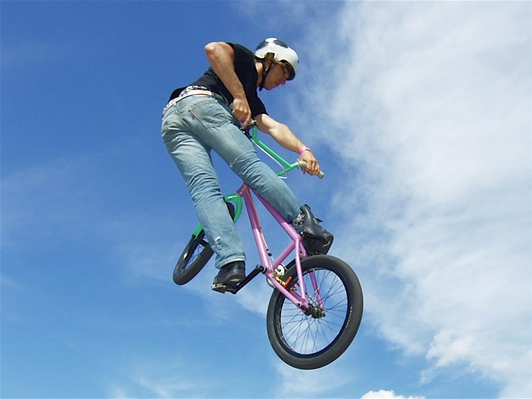 20060827_WhiteBearBikes_065_2.jpgw759h570