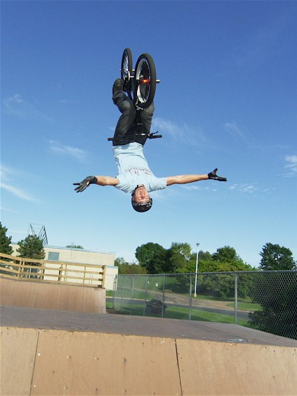 20060827_WhiteBearBikes_234.jpgw427h570