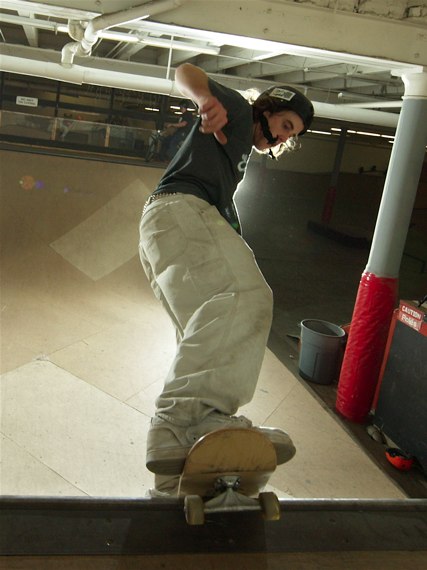 20061208_EncounterSkate_105.jpgw427h570