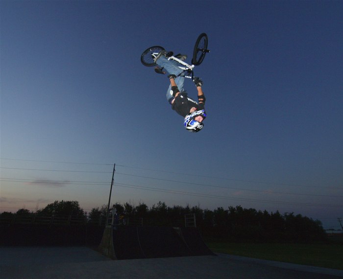 20060701_SuperiorSkateNite_076.jpgw700h570