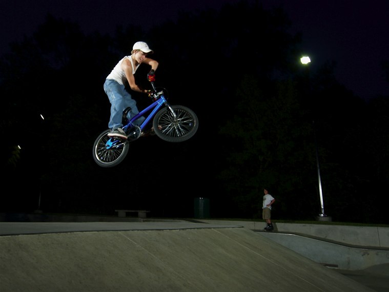 20060618_MoundSkate_140.jpgw759h570