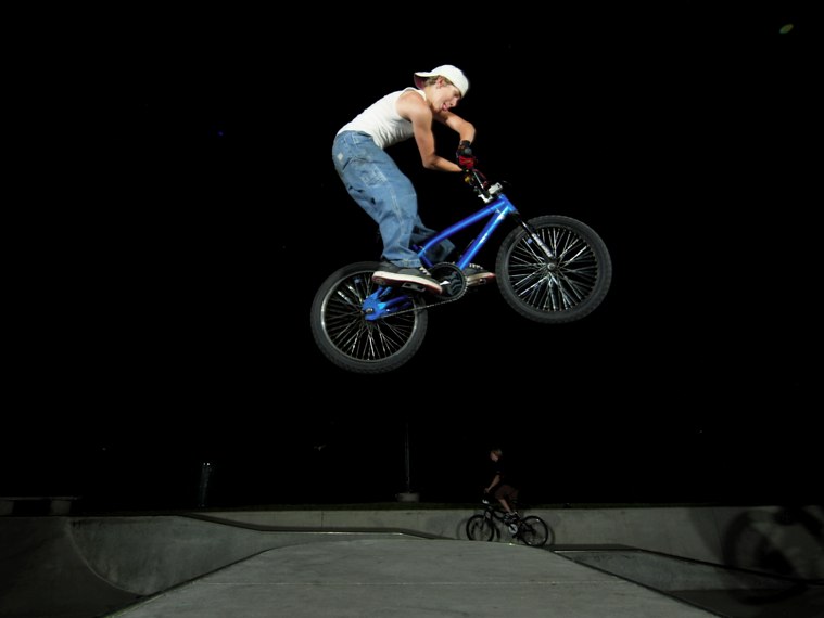 20060618_MoundSkate_205.jpgw759h570