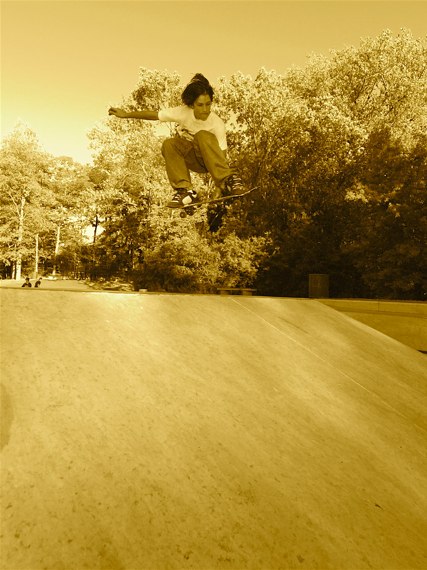 20060618_MoundSkate_039.jpgw427h570