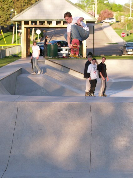 20060505_MoundSkate_274.jpgw427h570