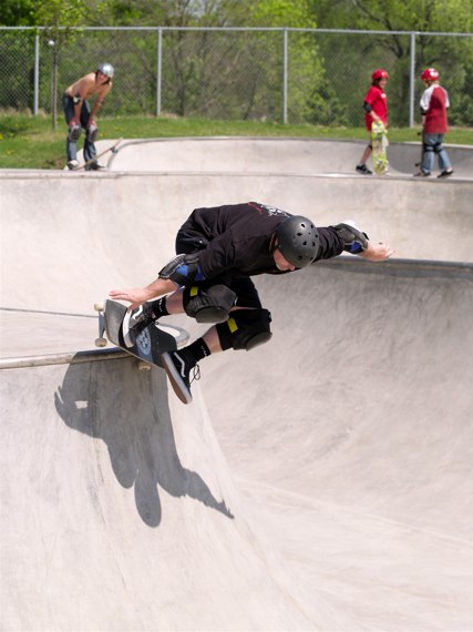 20060506_EdinaSkateboard_173.jpgw427h570