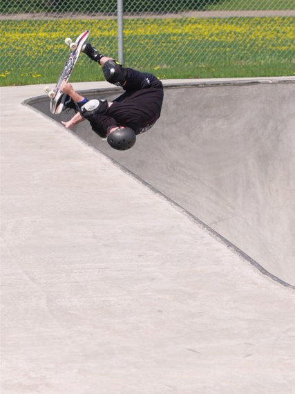 20060506_EdinaSkateboard_221.jpgw427h570