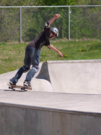 20060506_EdinaSkateboard_026.jpgw427h570