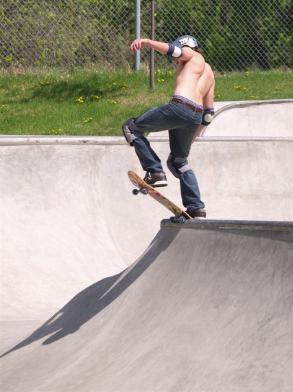 20060506_EdinaSkateboard_048.jpgw427h570