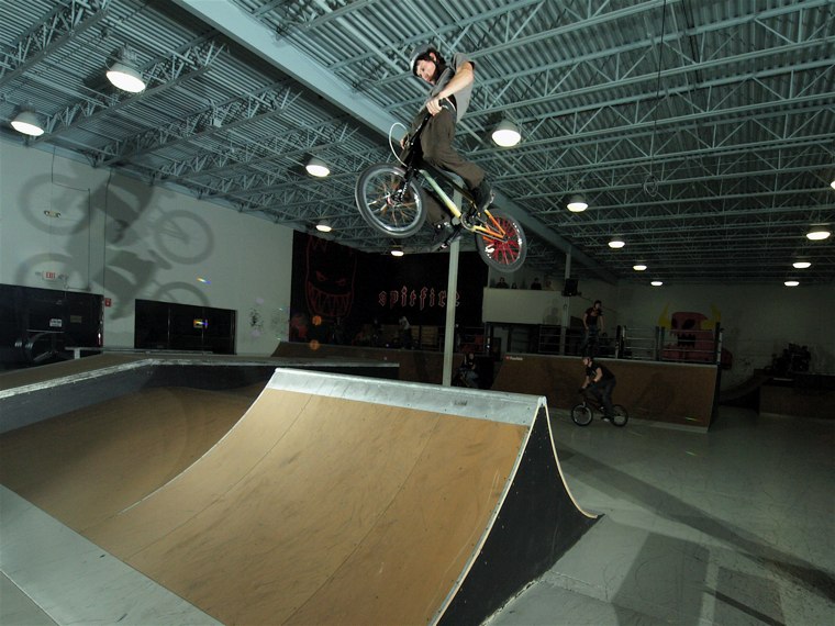 20061125_ShowcaseBikes_58.jpgw760h570