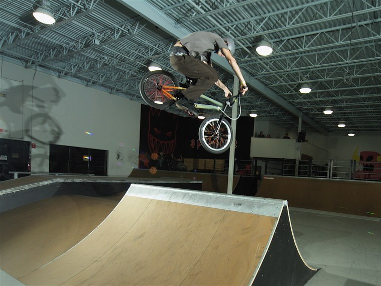 20061125_ShowcaseBikes_68.jpgw759h570