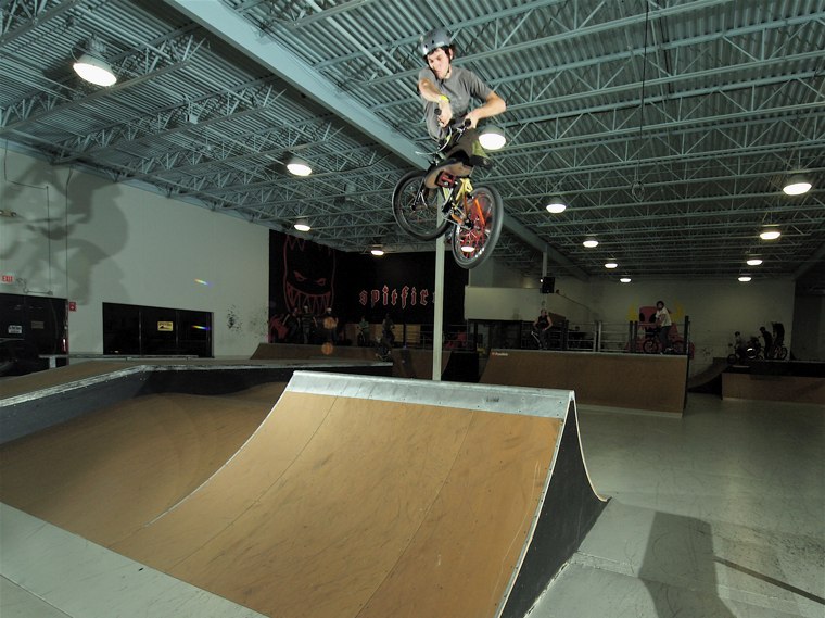 20061125_ShowcaseBikes_82.jpgw760h569