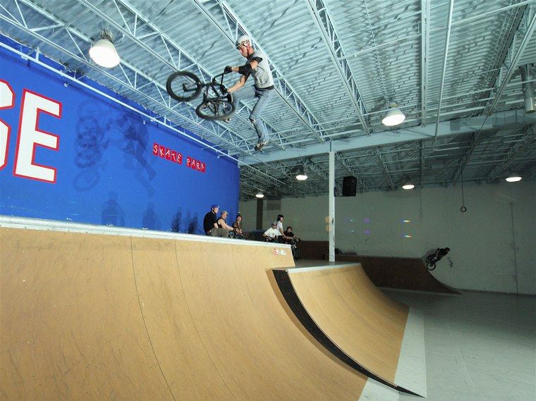 20061125_ShowcaseBikes_19.jpgw760h569