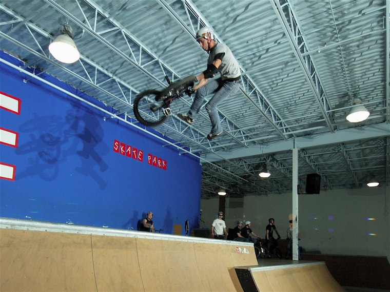 20061125_ShowcaseBikes_29.jpgw760h570