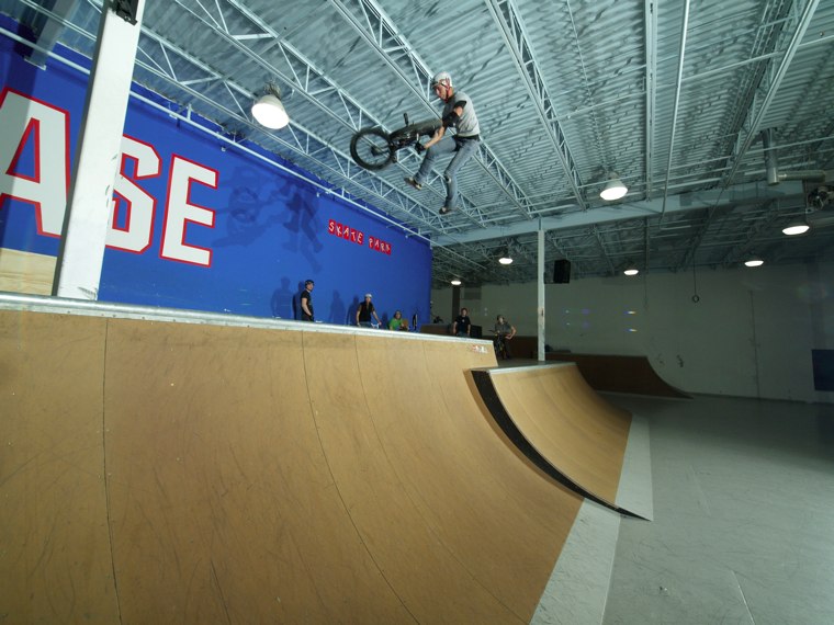 20061125_ShowcaseBikes_43.jpgw760h570