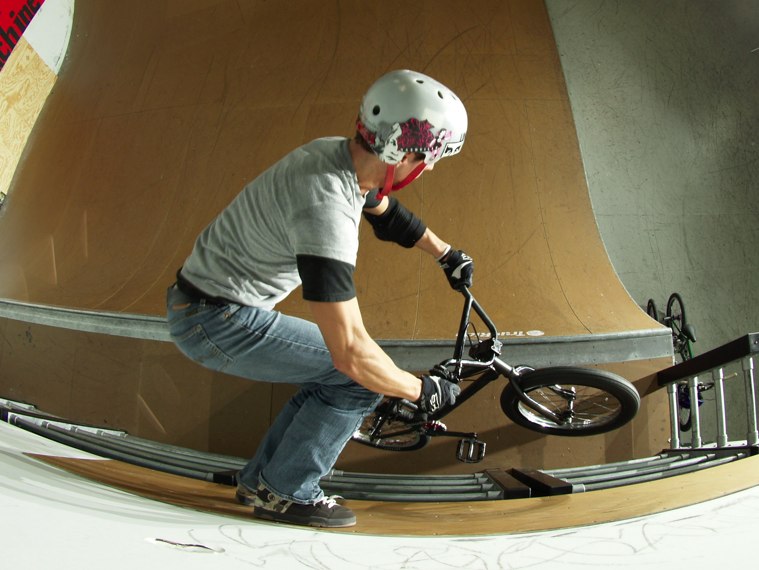 20061125_ShowcaseBikes_84.jpgw759h570