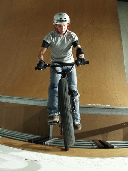 20061125_ShowcaseBikes_91.jpgw427h570