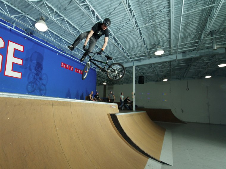 20061125_ShowcaseBikes_12.jpgw760h569