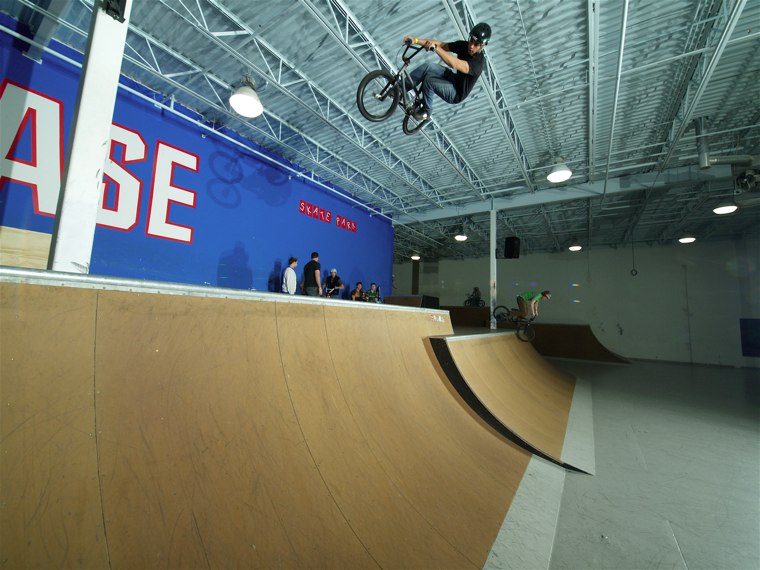 20061125_ShowcaseBikes_46.jpgw760h570