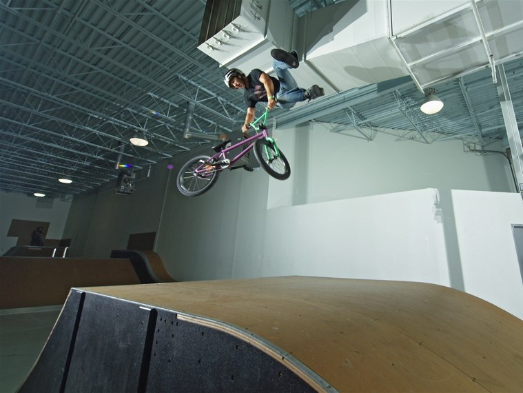 20060901_ShowcaseBikes_071.jpgw759h570