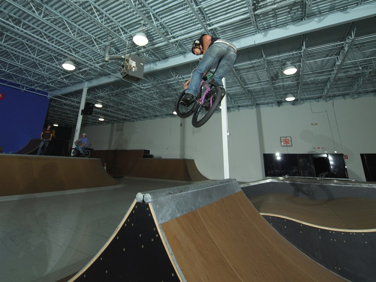 20060901_ShowcaseBikes_088.jpgw759h570
