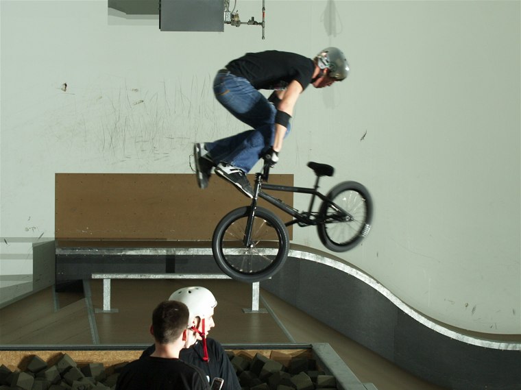 20070114_ShowcaseBikes_124.jpgw760h569