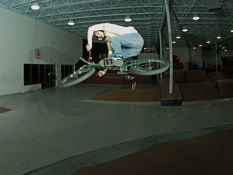 20070317_ShowcaseBMX_128_2.jpgw759h570