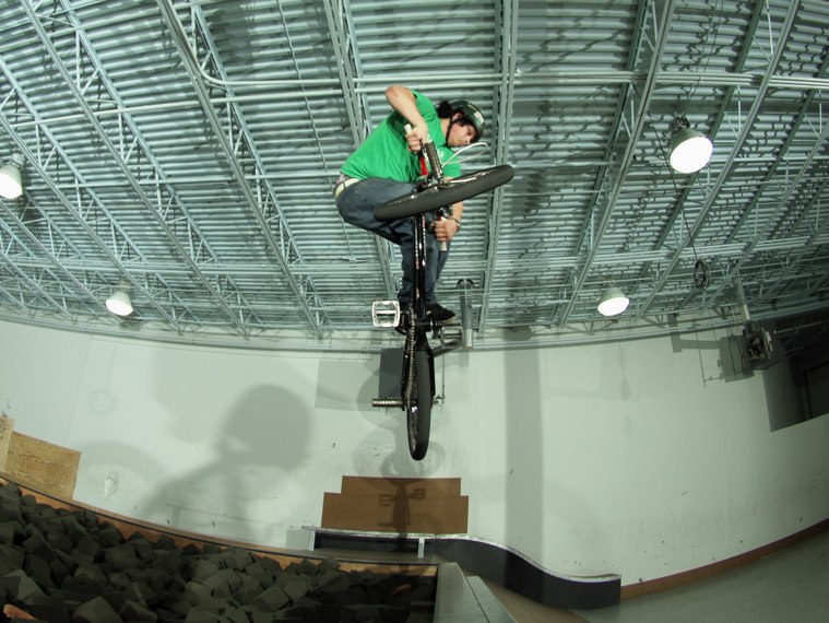 20070325_ShowcaseBMX_107.jpgw759h570