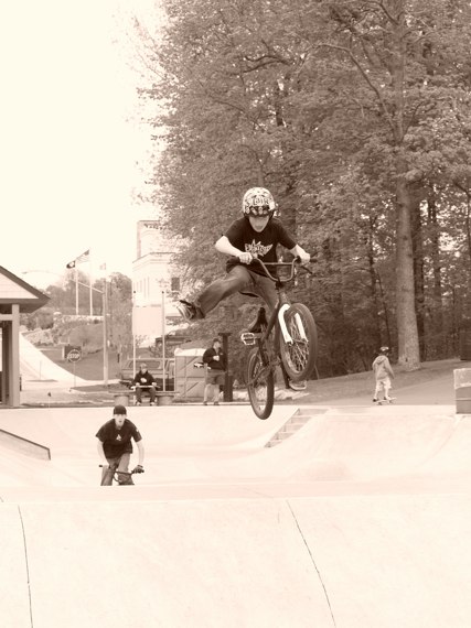 20070506_MoundSkatepark_117.jpgw427h570