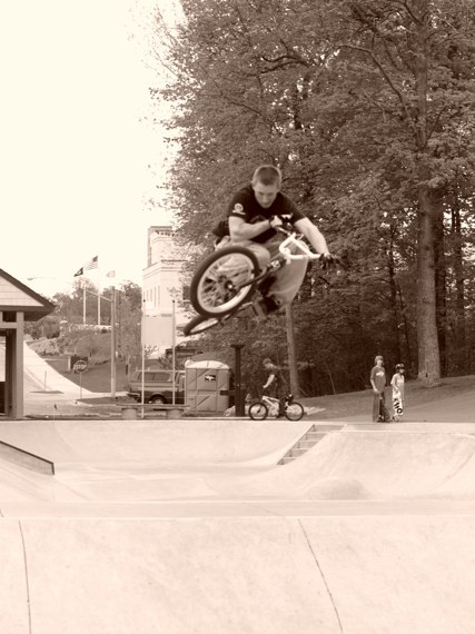 20070506_MoundSkatepark_186.jpgw427h570