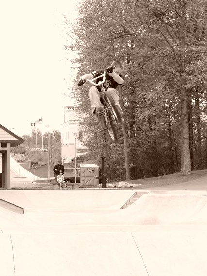 20070506_MoundSkatepark_279.jpgw427h570