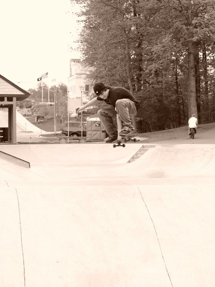 20070506_MoundSkatepark_300.jpgw427h570