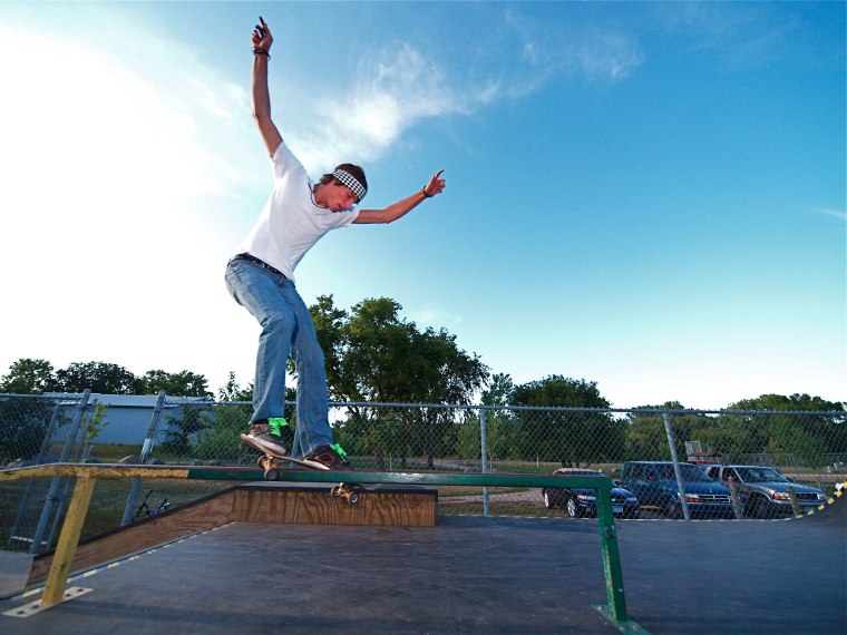20080825_HutchinsonSkate_260.jpgw760h570