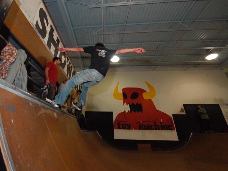 20081211_ShowcaseSkate_040.jpgw759h570