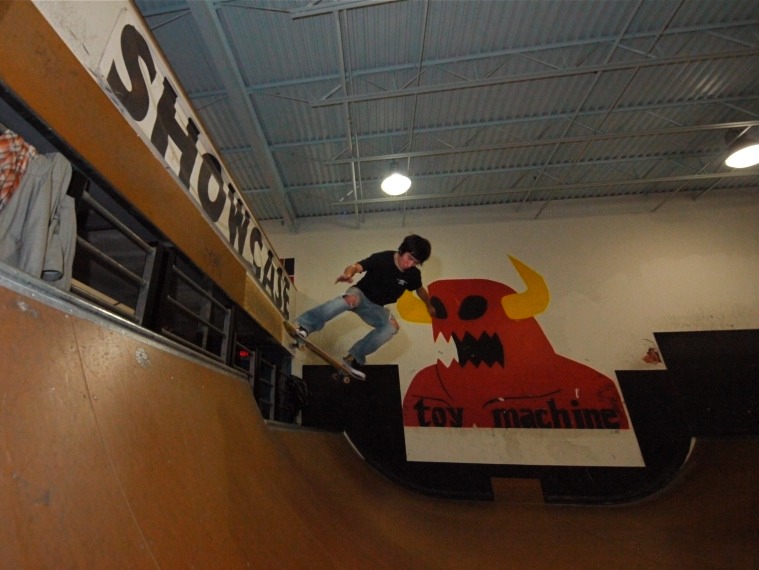 20081211_ShowcaseSkate_103.jpgw759h570