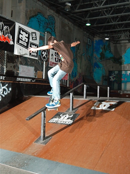 20080515_OllieCoSkate_182.jpgw427h570