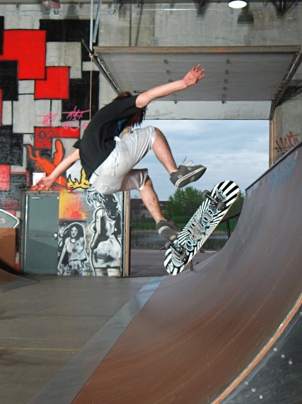 20080515_OllieCoSkate_134.jpgw427h570