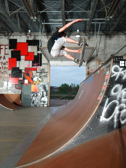 20080515_OllieCoSkate_164.jpgw427h570