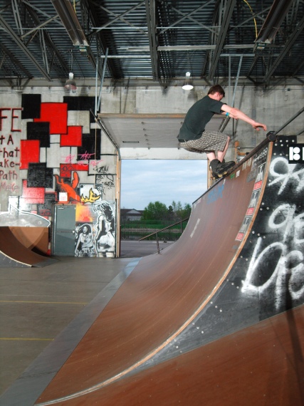 20080515_OllieCoSkate_148.jpgw427h570