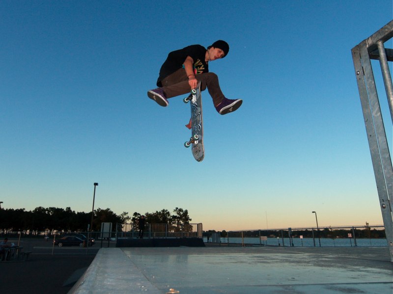 20081004_Big_LakeSkate_135.jpgw800h599