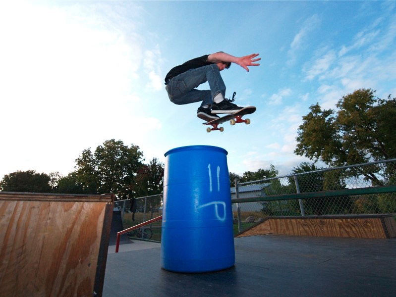 20080927_HutchinsonSkate_086.jpgw799h600
