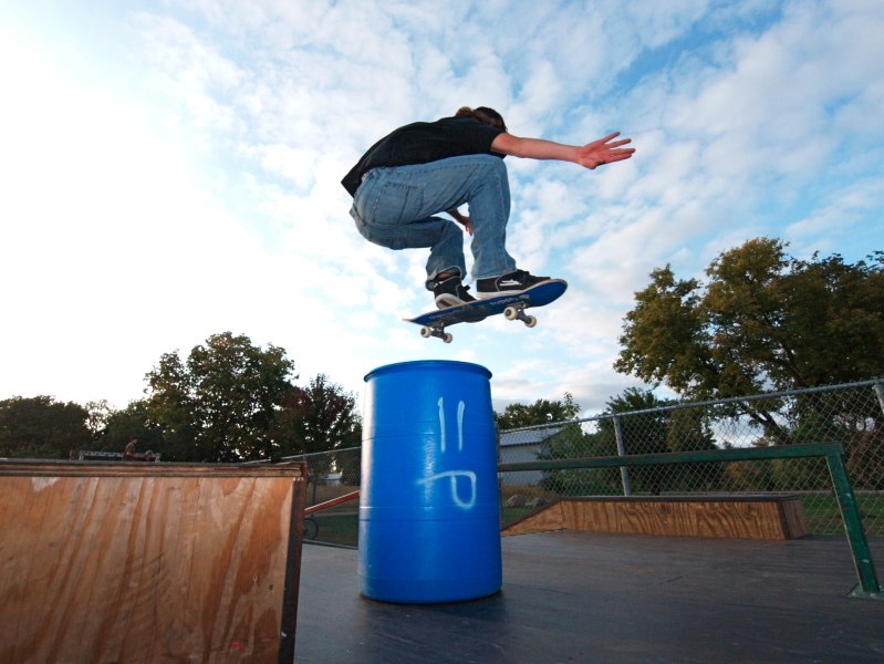 20080927_HutchinsonSkate_091.jpgw799h600