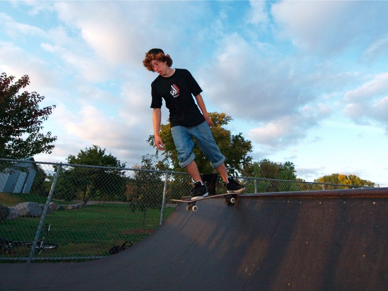 20080927_HutchinsonSkate_113.jpgw799h600